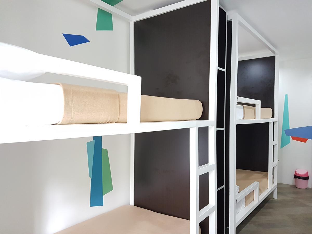 1521 Hostel Мактан Екстериор снимка