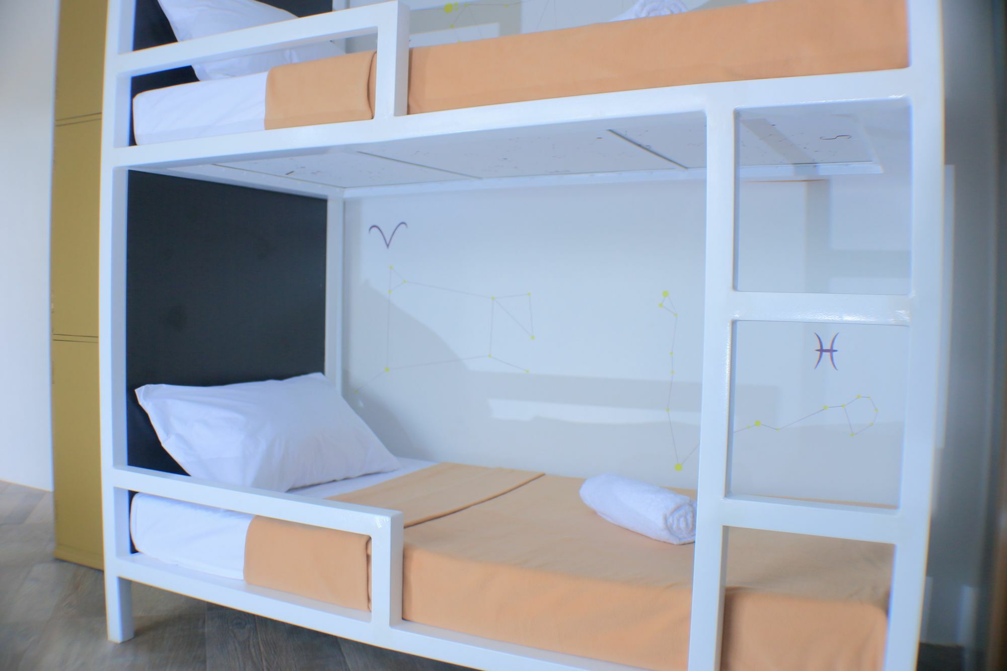 1521 Hostel Мактан Екстериор снимка
